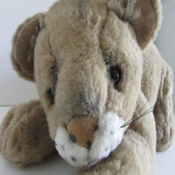 WESTCLIFF COLLECTION Lion Pouncing 6" tall short fur Stuffed Animal Plush - Picture 1 of 15